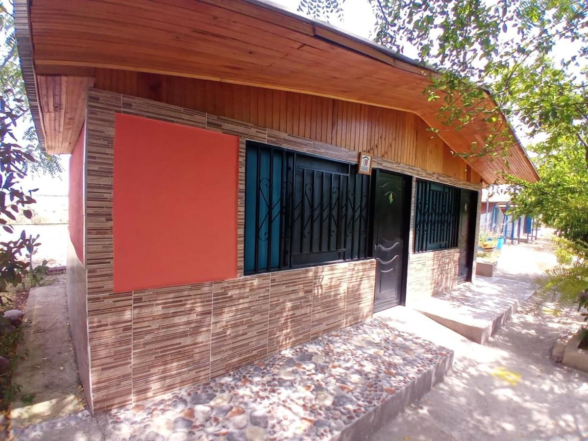 Posada Turistica Noches De Saturno Villavieja Exteriör bild
